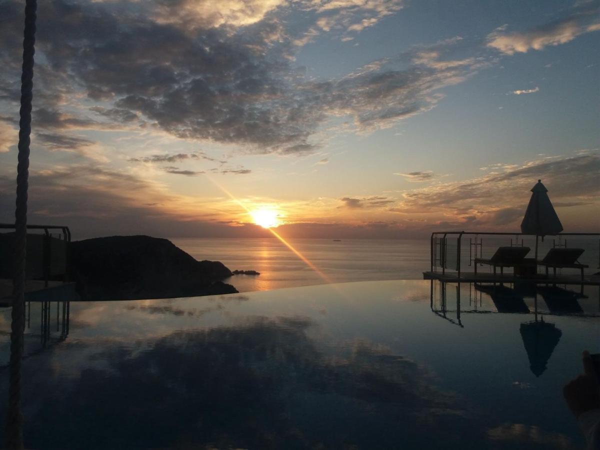 Petani Bay Hotel - Adults Only Вовикес Экстерьер фото
